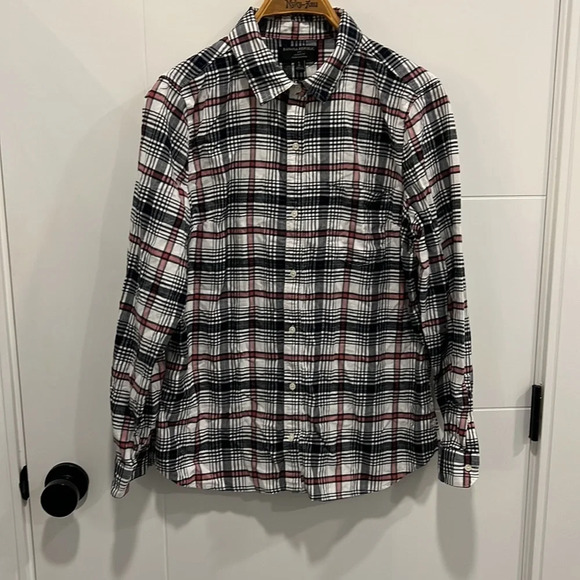 Banana Republic  classic fit flannel button up shirt size large - Picture 2 of 12